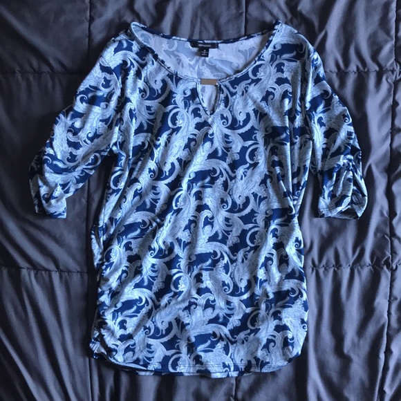 Lot of 5 medium women’s shirts. 5 for 25$ gently used. See pics for brands. - Picture 5 of 16